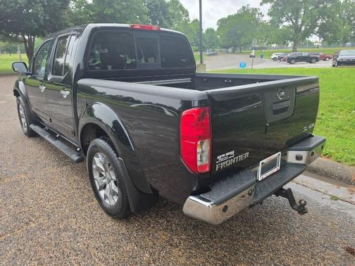 Magnetic Black Pearl 2019 Nissan Frontier SL