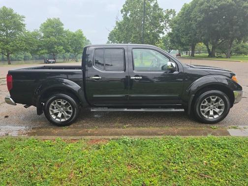 Magnetic Black Pearl 2019 Nissan Frontier SL