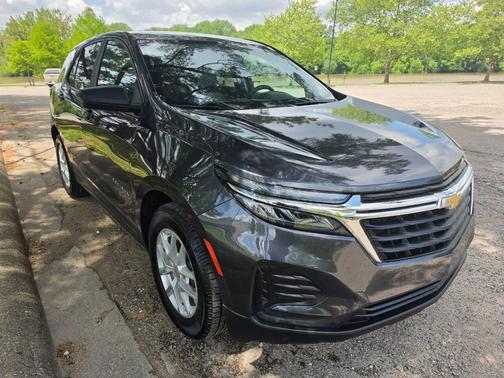 Iron Gray Metallic 2022 Chevrolet Equinox LS