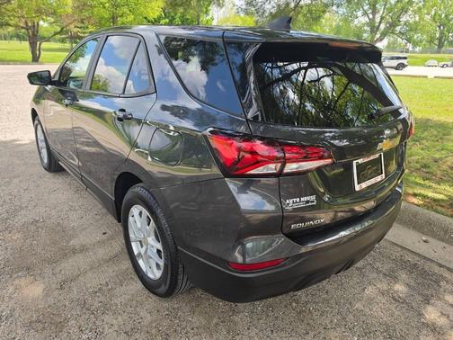 Iron Gray Metallic 2022 Chevrolet Equinox LS