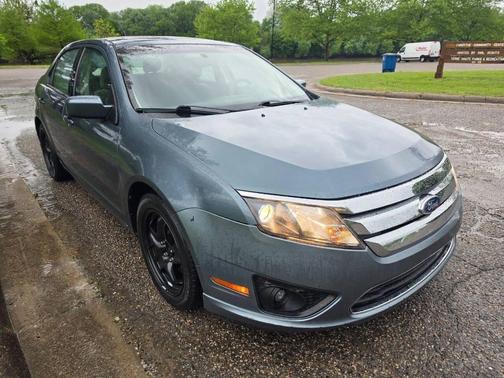 Blue 2011 Ford Fusion SE