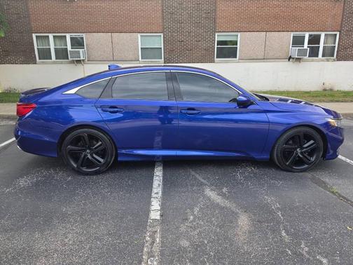 Still Night Pearl 2018 Honda Accord Sport