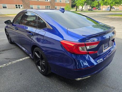Still Night Pearl 2018 Honda Accord Sport