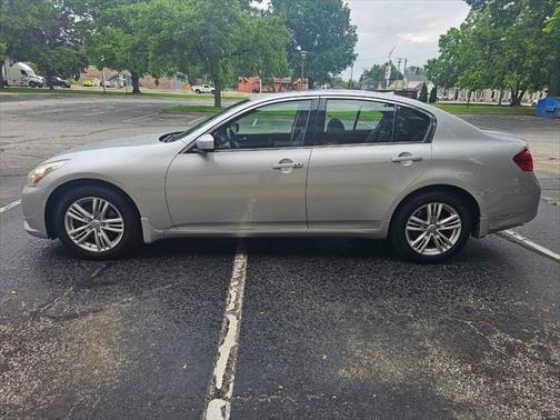 2011 INFINITI G37x Base
