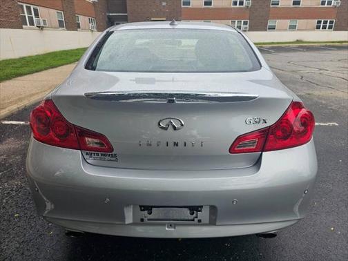 2011 INFINITI G37x Base