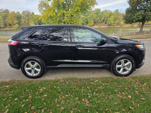 2019 Ford Edge SE
