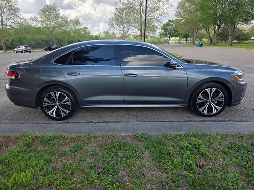 2022 Volkswagen Passat 2.0T SE