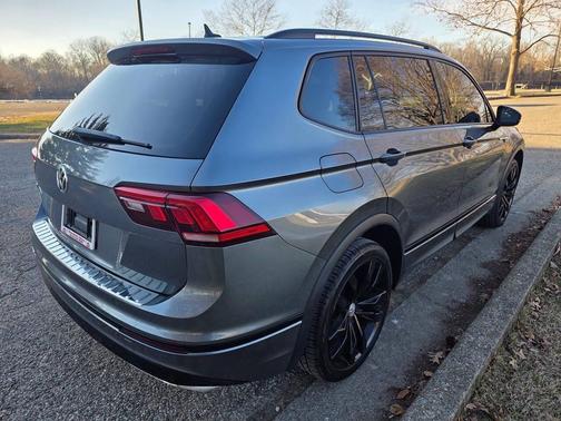 2021 Volkswagen Tiguan 2.0T SE R-Line Black