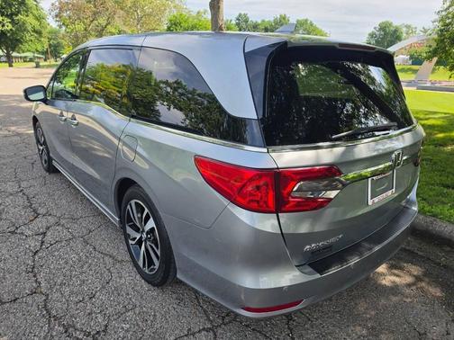 Lunar Silver Metallic 2019 Honda Odyssey Elite
