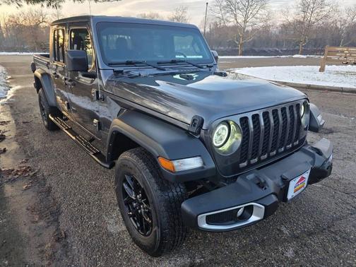 2021 Jeep Gladiator Sport S