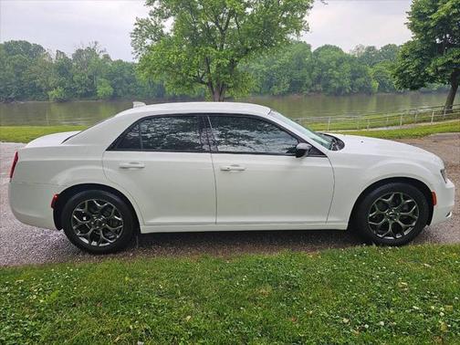 2018 Chrysler 300 Touring