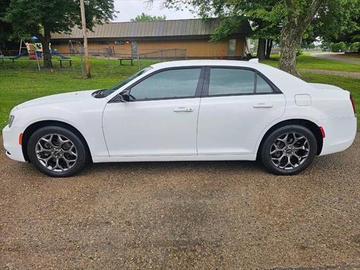 2018 Chrysler 300 Touring