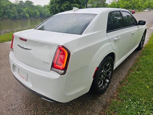 2018 Chrysler 300 Touring