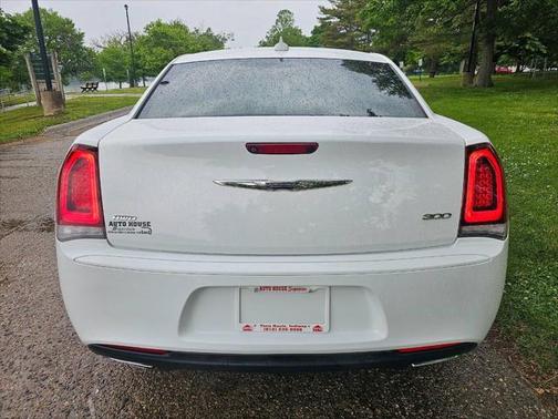 2018 Chrysler 300 Touring