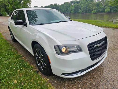 2018 Chrysler 300 Touring