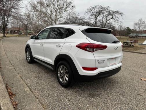 2017 Hyundai TUCSON SE