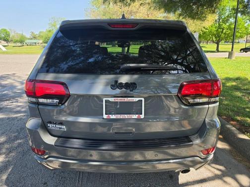 Gray 2020 Jeep Grand Cherokee Altitude