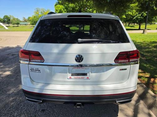 White 2021 Volkswagen Atlas V6 SE 4Motion AWD 4dr SUV w/Technology