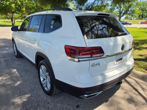 White 2021 Volkswagen Atlas V6 SE 4Motion AWD 4dr SUV w/Technology