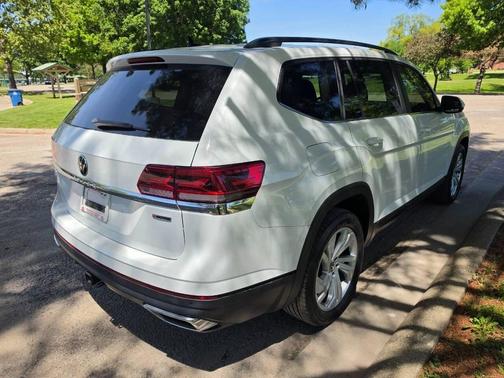 White 2021 Volkswagen Atlas V6 SE 4Motion AWD 4dr SUV w/Technology