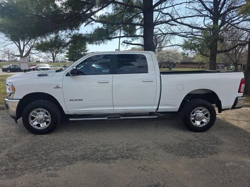 Bright White Clearcoat 2021 RAM 2500 Big Horn Crew Cab 4x4 6'4' Box