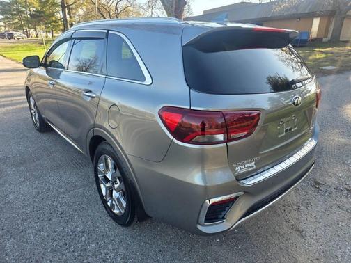 Titanium Silver 2019 Kia Sorento SX