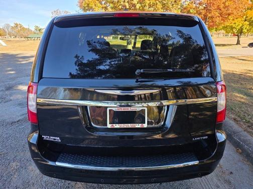 2015 Chrysler Town & Country Limited Platinum