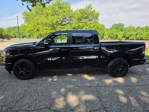 Diamond Black Crystal Pearlcoat 2020 RAM 1500 Big Horn/Lone Star