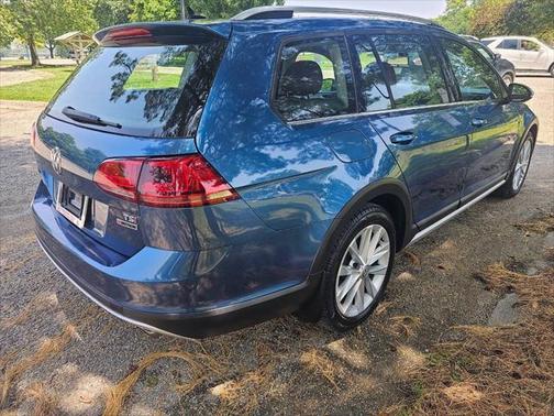 2017 Volkswagen Golf Alltrack TSI SE
