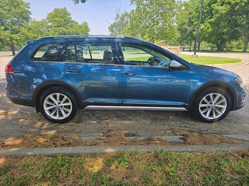 2017 Volkswagen Golf Alltrack TSI SE