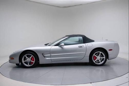 Sebring Silver Metallic 2000 Chevrolet Corvette Base