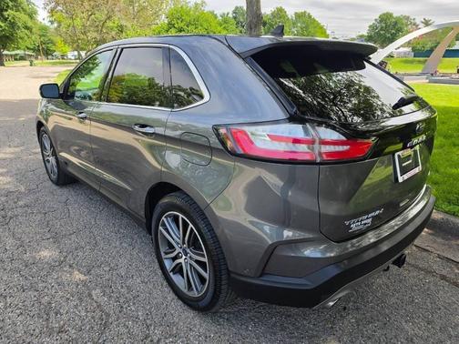 Carbonized Gray Metallic 2021 Ford Edge Titanium