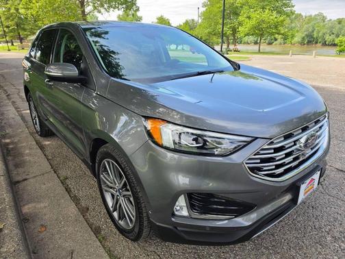 Carbonized Gray Metallic 2021 Ford Edge Titanium