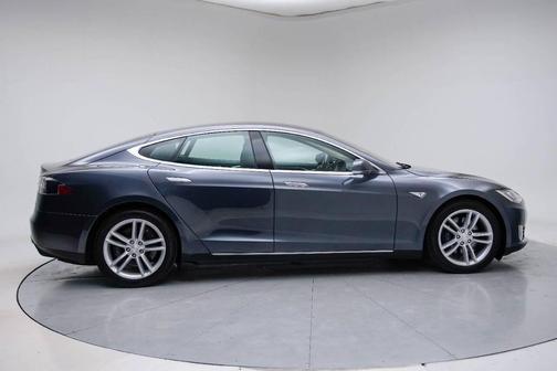 Gray Metallic 2015 Tesla Model S 85D