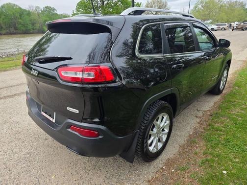 Diamond Black Crystal Pearlcoat 2017 Jeep Cherokee Latitude