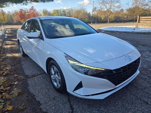 2021 Hyundai ELANTRA SE