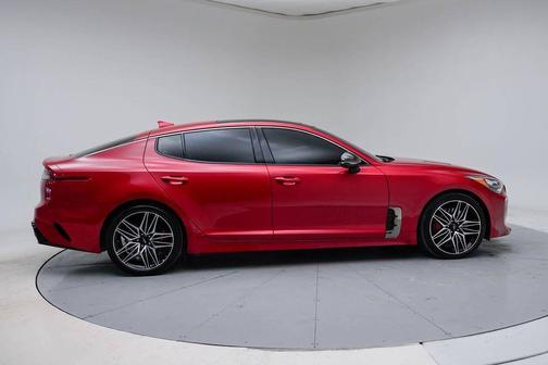 2022 Kia Stinger GT2