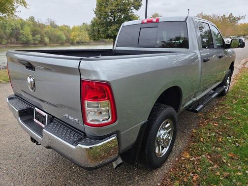 2022 RAM 2500 Tradesman Crew Cab 4x4 6'4' Box