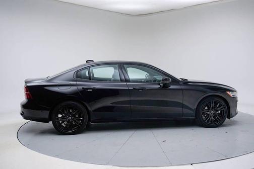 Onyx Black Metallic 2024 Volvo S60 B5 Plus Black Edition