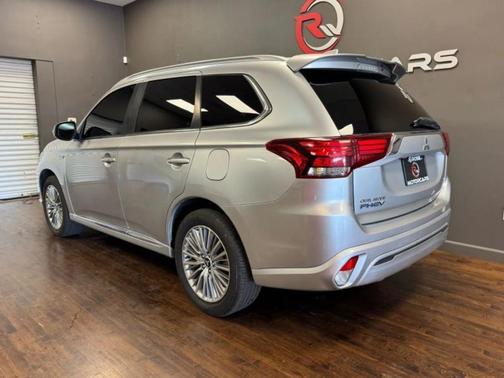 2022 Mitsubishi Outlander PHEV LE