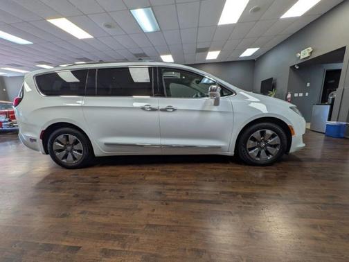 2019 Chrysler Pacifica Hybrid Limited