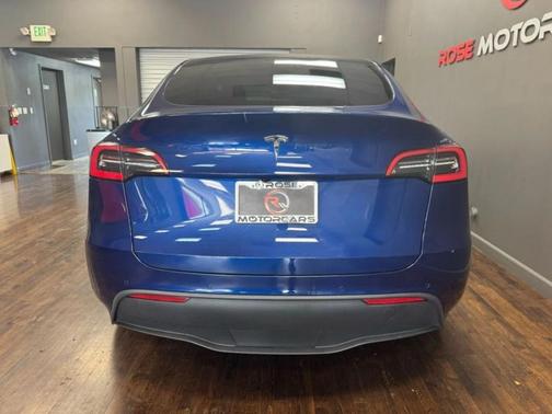 2021 Tesla Model Y Standard Range Rear-Wheel Drive