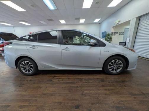 2022 Toyota Prius L