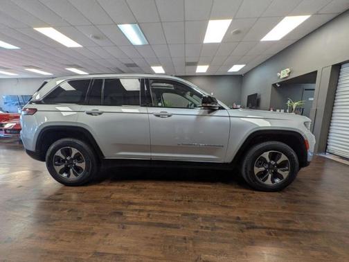 2023 Jeep Grand Cherokee 4xe Base