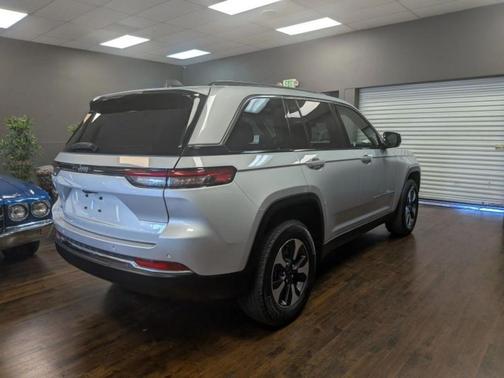 2023 Jeep Grand Cherokee 4xe Base
