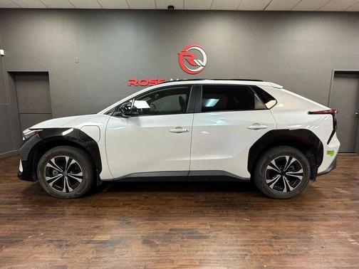 2023 Toyota bZ4X L