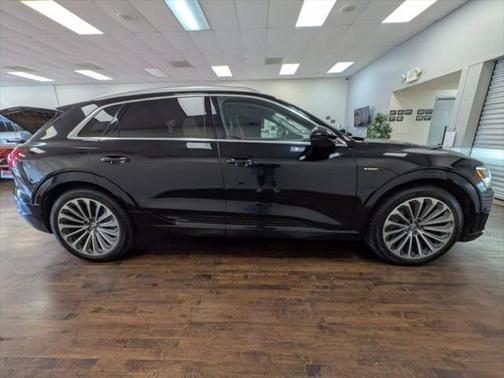 2019 Audi e-tron Premium Plus