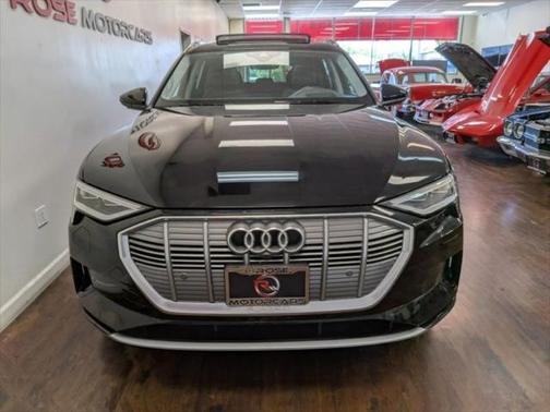 2019 Audi e-tron Premium Plus
