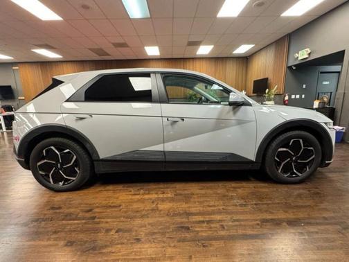 2024 Hyundai IONIQ 5 SE