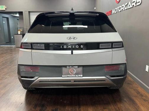 2024 Hyundai IONIQ 5 SE
